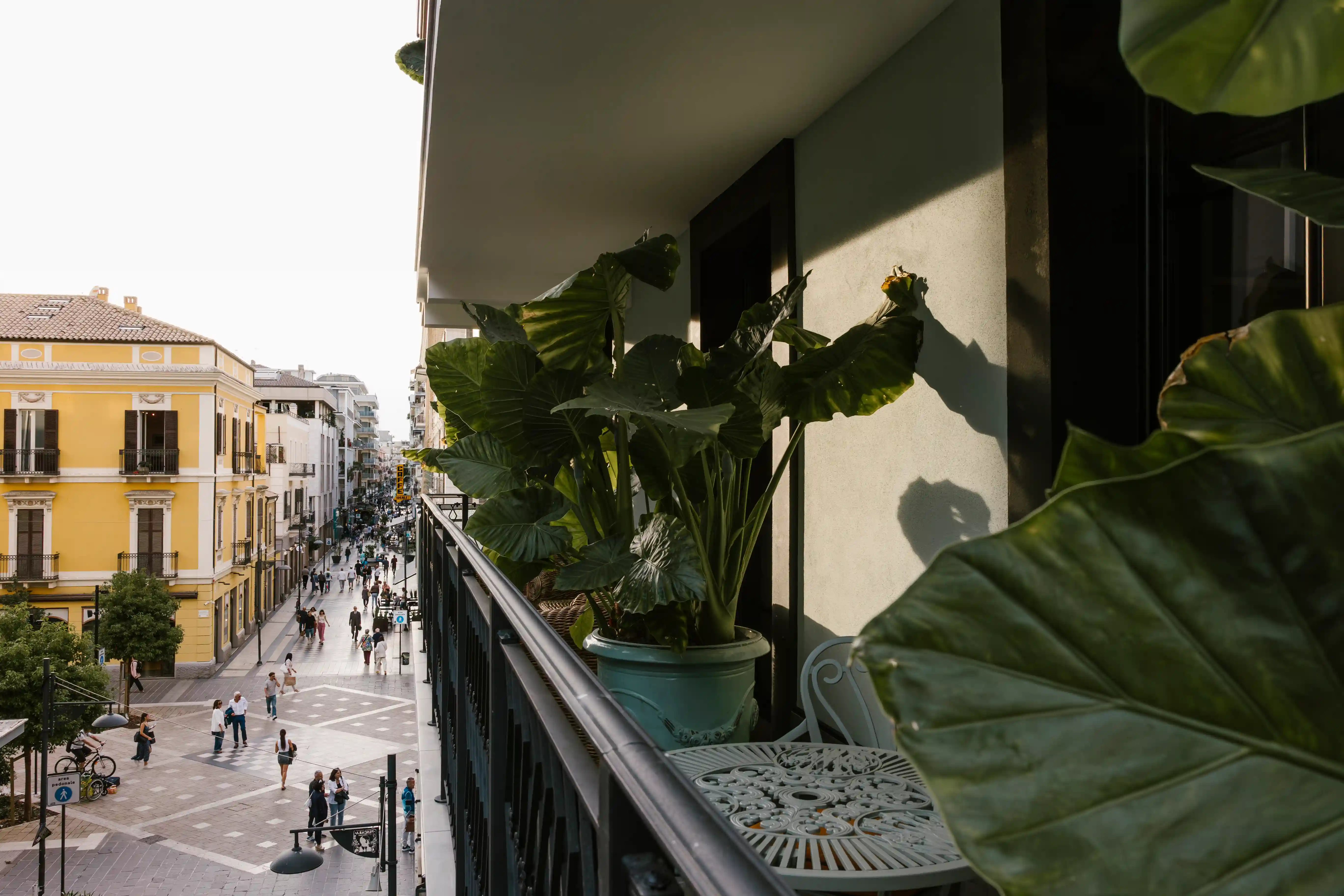 Vista da Sud verso Nord su Corso Umberto e Palazzo Italiani